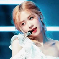 Park Chaeyeon (Rosé)