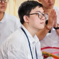 Hồng tú