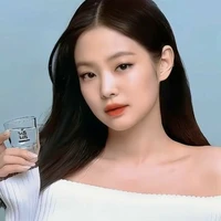 JENNIE