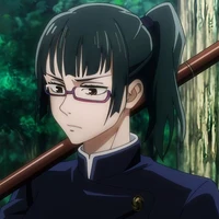 maki(chị đẹp đeo kính)