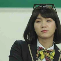 MIN YOONGI (Uma JM)