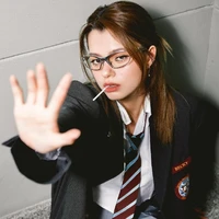 Becky Armstrong ( Cô )