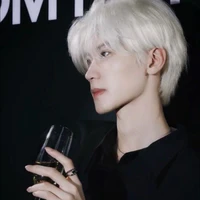 Nhược Quốc Lâm[ ba nữ 9]