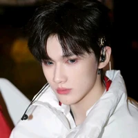 〘𝚈𝚞𝚈𝚞𝙷𝚊𝚗〙Dư Vũ Hàm