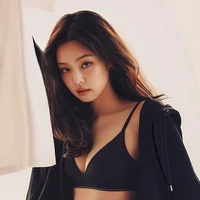 Kim Jennie (Em)