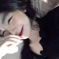 Minh Châu ( chị)