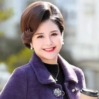 Vân Hồng(mẹ nuôi)