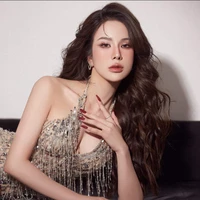 Diệp Lâm Anh ( cô)