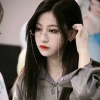 Viên Nhất Kỳ / cô /