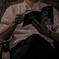 Giang Hùng-ba Đào