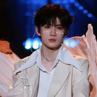 Dư Vũ Hàm(anh)