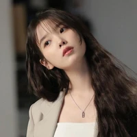 IU Manobal-chị 2 ruột của cô