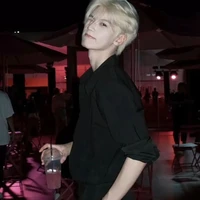 Phong trợ lí /vệ sĩ thân cận (của nu9)