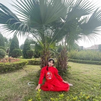 Tác giả đẹp gái