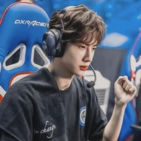 Vương Nhất Bác [YiBo - Đội.T YZ - JG]