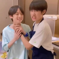 Khứa này bị đin 👽🌚