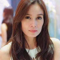 Apasiri Nitibhon [Um]