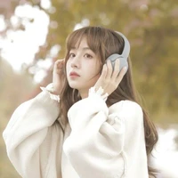 Phụng Ngọc Nhi( Egái nuôi cô)