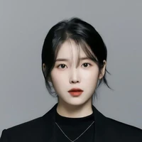 IU {Chị 2 nàng}