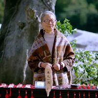 bà bán đồ