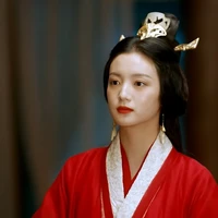 Lục Diên/36 tuổi