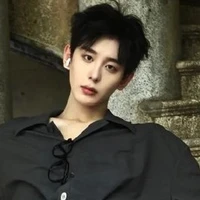 Giang Bảo Phong-hắn