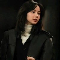 Lalisa Manobal (Cô)