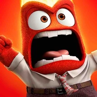 Người đi lủi thủi trong dòng người