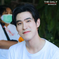 Heng ( anh trai cô )