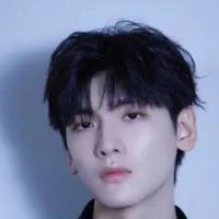 Trạch Tiêu Văn *