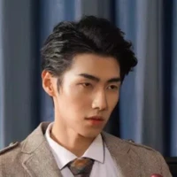Tiêu Khải Trung*