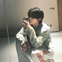 Dư Vũ Hàm(bn cậu)