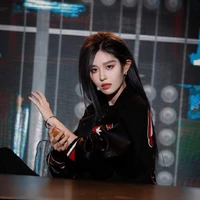 Vương Dịch / cô