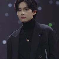 Kim Taehyung(V)(24)(black)