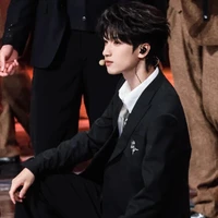 Nghiêm Hạo Tường ( bot 8)