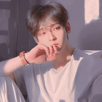 Mộ Dung Hoàng Nam ( Anh Tư cô?