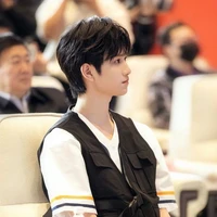 Ngao Tử Dật (Papa Cực)