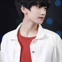 Trần Tứ Húc(18 tuổi)