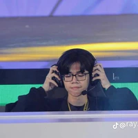 em út[khoa]