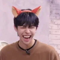 mỹ nữ buồn ngủ 🤡