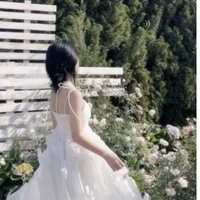 Thiên Bình Châu, bạn thứ ba của nữ9