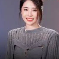 quỳnh nga( chị cô)
