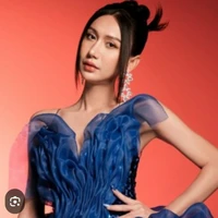 lyke lee( bạn cô)