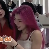 Nhuyễn Phạm Thùy Trang ( cô - gấu )