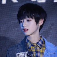 Hoàng Hạo Viên (anh cả)