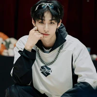 Song Hwarang  ( 23 tuổi)