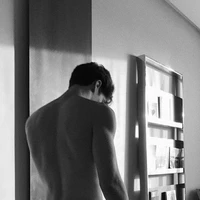 Nguyễn Hoàng Việt Anh²⁷ •R•