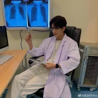 Bác Sĩ Trưởng