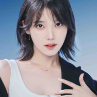 IU”Chị”