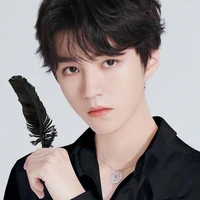 Vương Tuấn Khải 